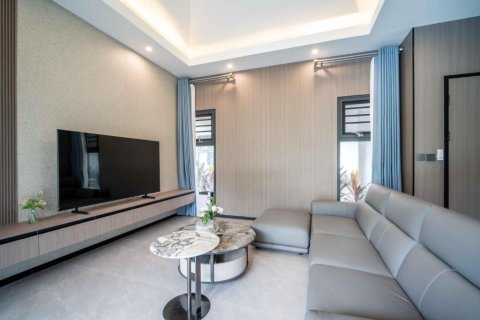 Villa in Phuket, Thailand 3 bedrooms № 168910 - photo 8