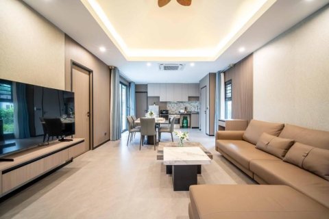 Villa in Phuket, Thailand 3 bedrooms № 168910 - photo 2