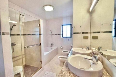 House in Phuket, Thailand 4 bedrooms № 168914 - photo 10