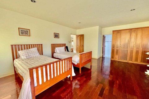 House in Phuket, Thailand 4 bedrooms № 168914 - photo 21