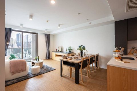 Condo in Bangkok, Thailand, 3 bedrooms № 134699 - photo 2