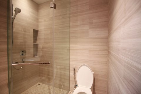 Condo à Watthana, Bangkok, Thaïlande, 2 chambres № 200632 - photo 10