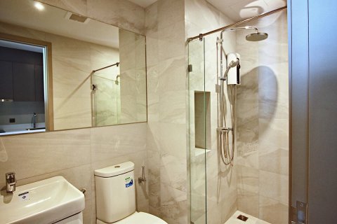 Кондоминиум с 1 спальней в Ваттхане, Бангкок, Таиланд № 200633 - фото 3