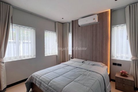 House in Bang Lamung, Thailand 5 bedrooms № 178977 - photo 15