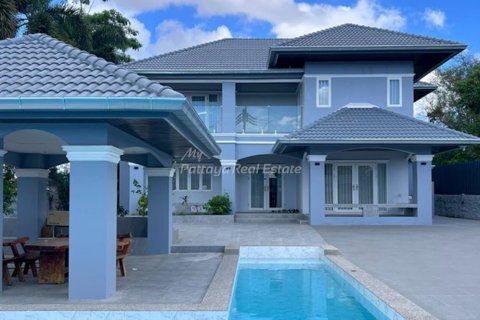 House in Bang Lamung, Thailand 5 bedrooms № 178977 - photo 18