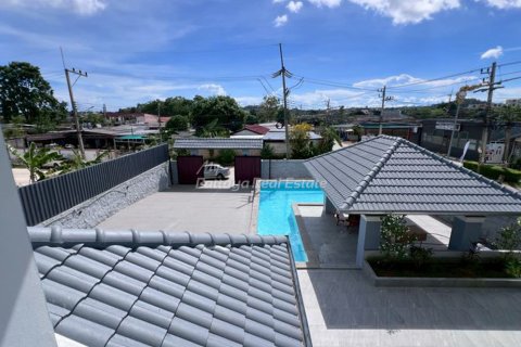 House in Bang Lamung, Thailand 5 bedrooms № 178977 - photo 17