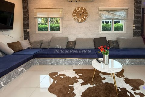 House in Pattaya, Thailand 4 bedrooms № 178978