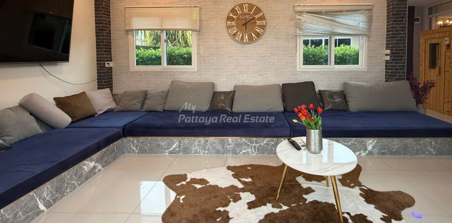 House in Pattaya, Thailand 4 bedrooms № 178978