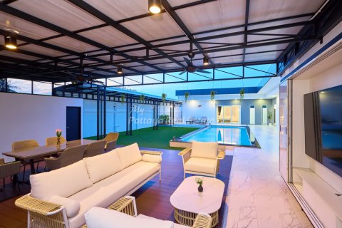 House in Pattaya, Thailand 3 bedrooms № 178979 - photo 30