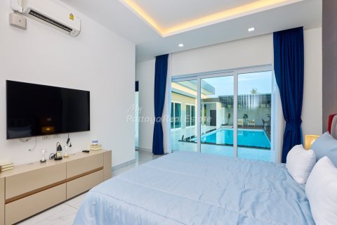 House in Pattaya, Thailand 3 bedrooms № 178979 - photo 12