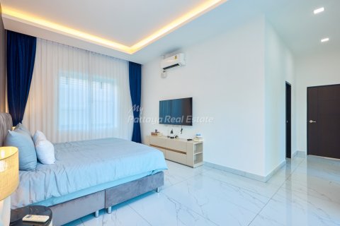 House in Pattaya, Thailand 3 bedrooms № 178979 - photo 14