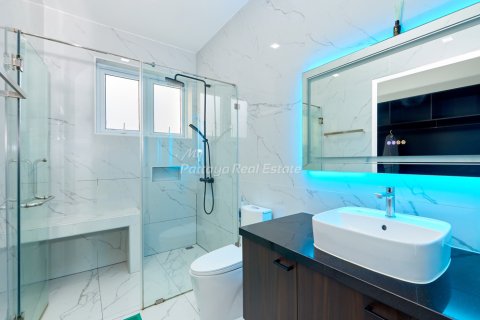 House in Pattaya, Thailand 3 bedrooms № 178979 - photo 23