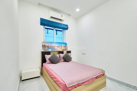 House in Pattaya, Thailand 3 bedrooms № 178979 - photo 20
