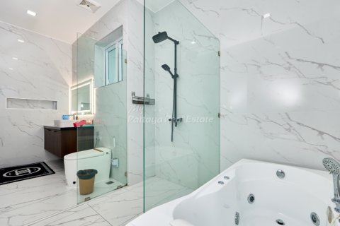 House in Pattaya, Thailand 3 bedrooms № 178979 - photo 25