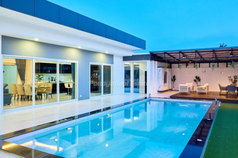 House in Pattaya, Thailand 3 bedrooms № 178979 - photo 26
