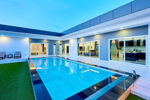 House in Pattaya, Thailand 3 bedrooms № 178979 - photo 25
