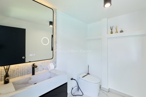 House in Pattaya, Thailand 3 bedrooms № 178979 - photo 19