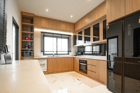 House in Bang Lamung, Thailand 4 bedrooms № 178981 - photo 10