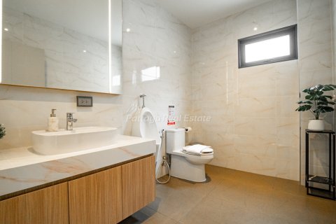 House in Bang Lamung, Thailand 4 bedrooms № 178981 - photo 26