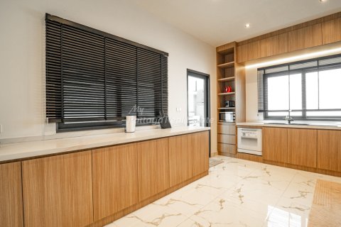 House in Bang Lamung, Thailand 4 bedrooms № 178981 - photo 9