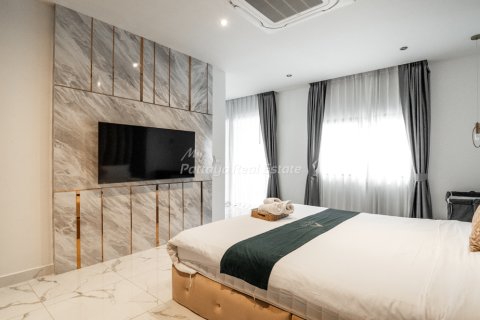 House in Bang Lamung, Thailand 4 bedrooms № 178981 - photo 14