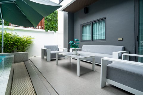 House in Bang Lamung, Thailand 4 bedrooms № 178981 - photo 4
