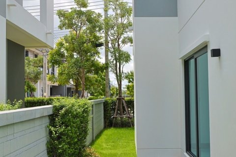 House in Bang Kaeo, Thailand 4 bedrooms № 153418 - photo 12