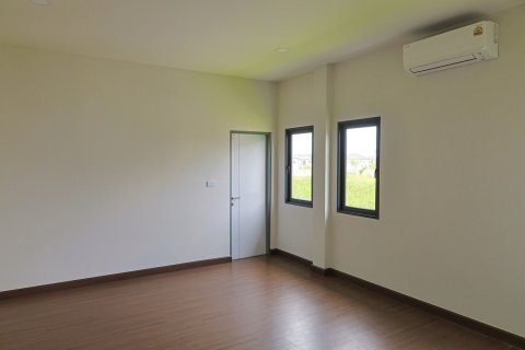 House in Bang Kaeo, Thailand 4 bedrooms № 153418 - photo 24