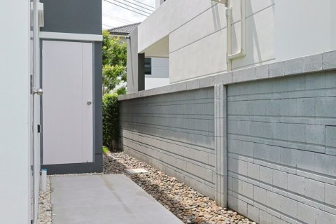 House in Bang Kaeo, Thailand 4 bedrooms № 153418 - photo 10