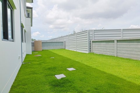 House in Bang Kaeo, Thailand 4 bedrooms № 153418 - photo 14