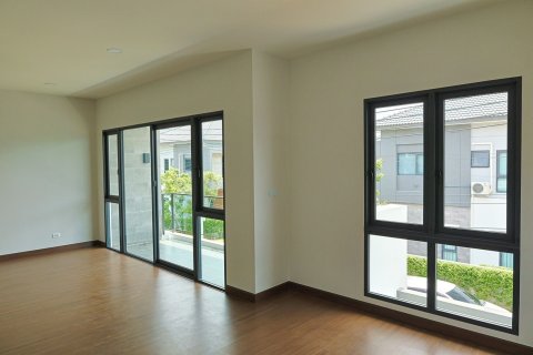 House in Bang Kaeo, Thailand 4 bedrooms № 153418 - photo 29