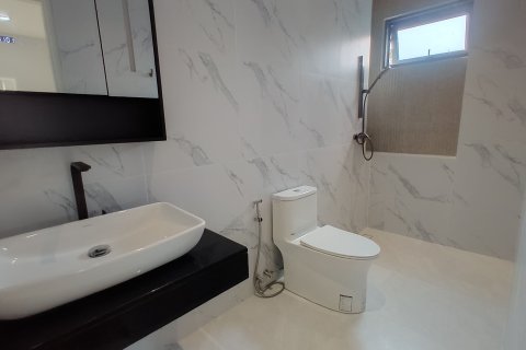 House in Hang Dong, Thailand 4 bedrooms № 153414 - photo 24