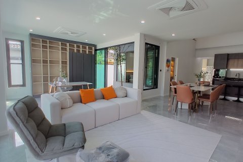 House in Hang Dong, Thailand 4 bedrooms № 153414 - photo 2