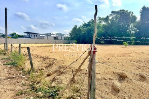 Land in Pattaya, Thailand 588 sq.m. № 208973