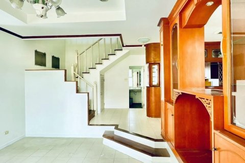 House in Pattaya, Thailand 4 bedrooms № 152883 - photo 9