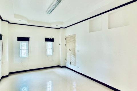 House in Pattaya, Thailand 4 bedrooms № 152883 - photo 5