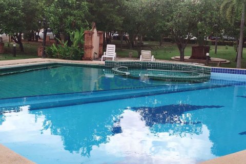 House in Pattaya, Thailand 3 bedrooms № 197134