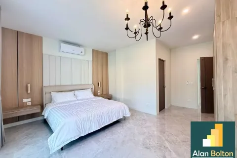 Casa de 3 dormitorios en Pattaya, Tailandia № 210854 - foto 8