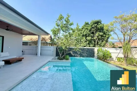 Casa de 3 dormitorios en Pattaya, Tailandia № 210854 - foto 3