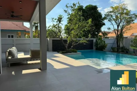 Casa de 3 dormitorios en Pattaya, Tailandia № 210854 - foto 12