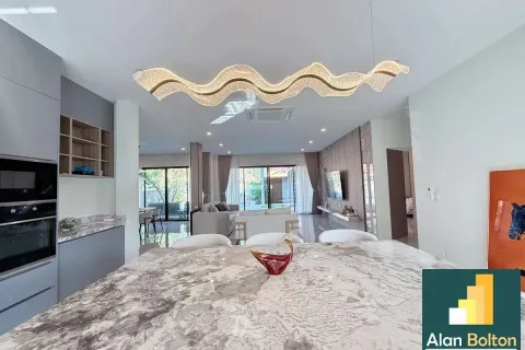 Casa de 3 dormitorios en Pattaya, Tailandia № 210854 - foto 18