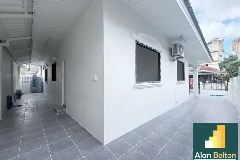 Casa de 3 dormitorios en Pattaya, Tailandia № 210859 - foto 3