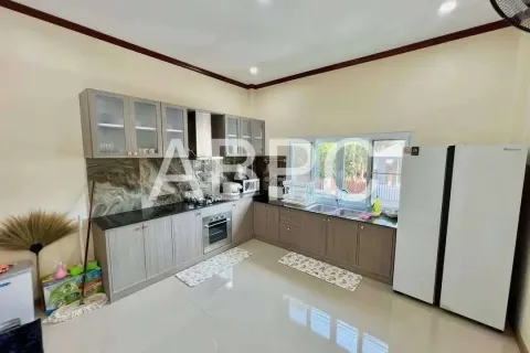 Casa de 4 dormitorios en Jomtien Beach, Pattaya, Tailandia № 210857 - foto 7