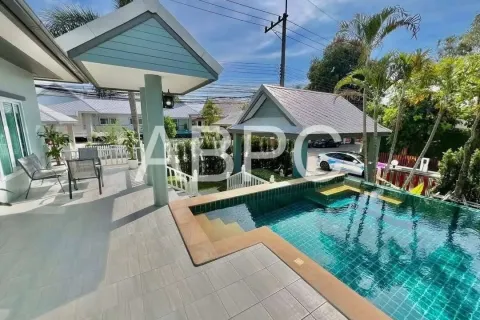 Casa de 4 dormitorios en Jomtien Beach, Pattaya, Tailandia № 210857 - foto 4