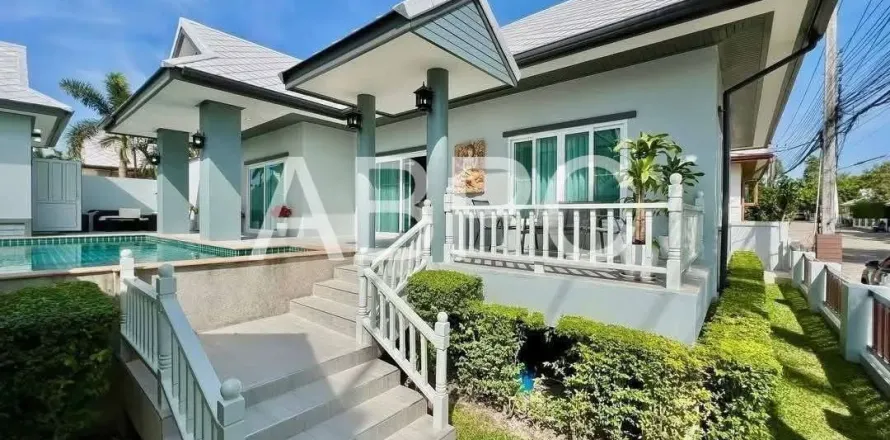 Casa de 4 dormitorios en Jomtien Beach, Pattaya, Tailandia № 210857