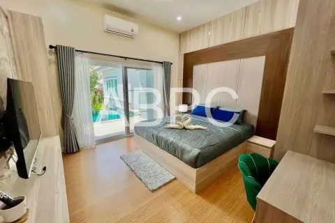 Casa de 4 dormitorios en Jomtien Beach, Pattaya, Tailandia № 210857 - foto 9