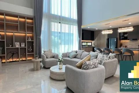 Casa de 5 dormitorios en Pattaya, Tailandia № 210855 - foto 13