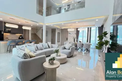 Casa de 5 dormitorios en Pattaya, Tailandia № 210855 - foto 12