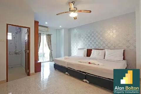 Casa de 7 dormitorios en Jomtien Beach, Pattaya, Tailandia № 210781 - foto 9