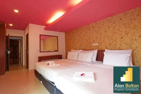 Casa de 7 dormitorios en Jomtien Beach, Pattaya, Tailandia № 210781 - foto 12